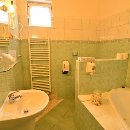 Nocľah s raňajkami Baronka & Bistrot Betliar