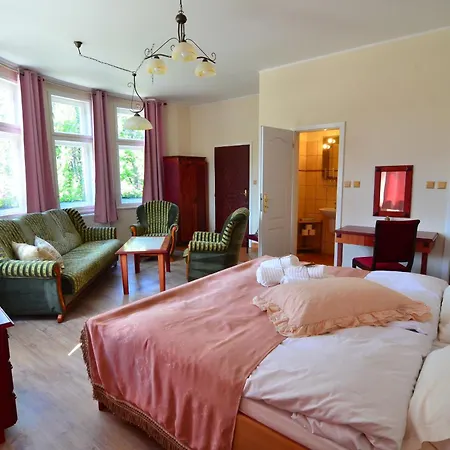 Baronka Bed&breakfast&bistrot Frühstückspension *